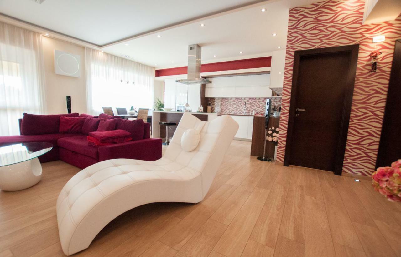 Prestige Apartment Komárno Eksteriør bilde