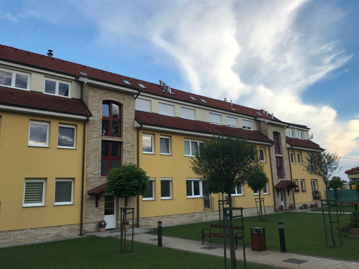 Prestige Apartment Komárno Eksteriør bilde